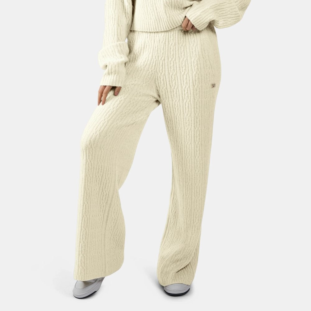 100266651 Pantalones para conjunto deportivo Elevated Athletic Cable Knit Reebok para mujer  | GIK Streetwear