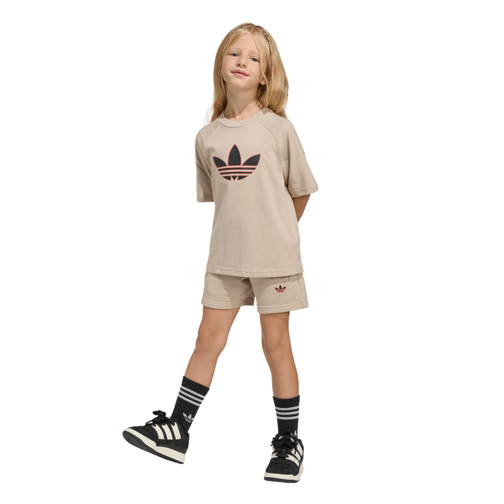 CONJUNTO DE PLAYERA Y SHORTS TRIFOLIO. Ref: KD5764 - 5