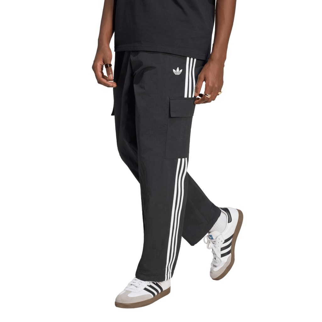 KQ8924 PANTS CARGO ADICOLOR CLASSICS 3 FRANJAS adidas para hombre | GIK Streetwear