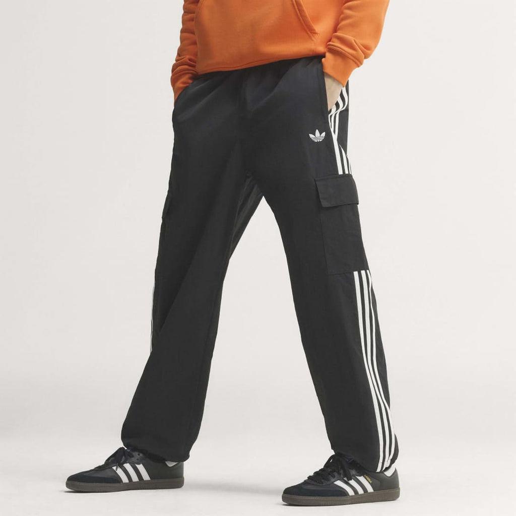 PANTS CARGO ADICOLOR CLASSICS 3 FRANJAS. Ref: KQ8924 - 15